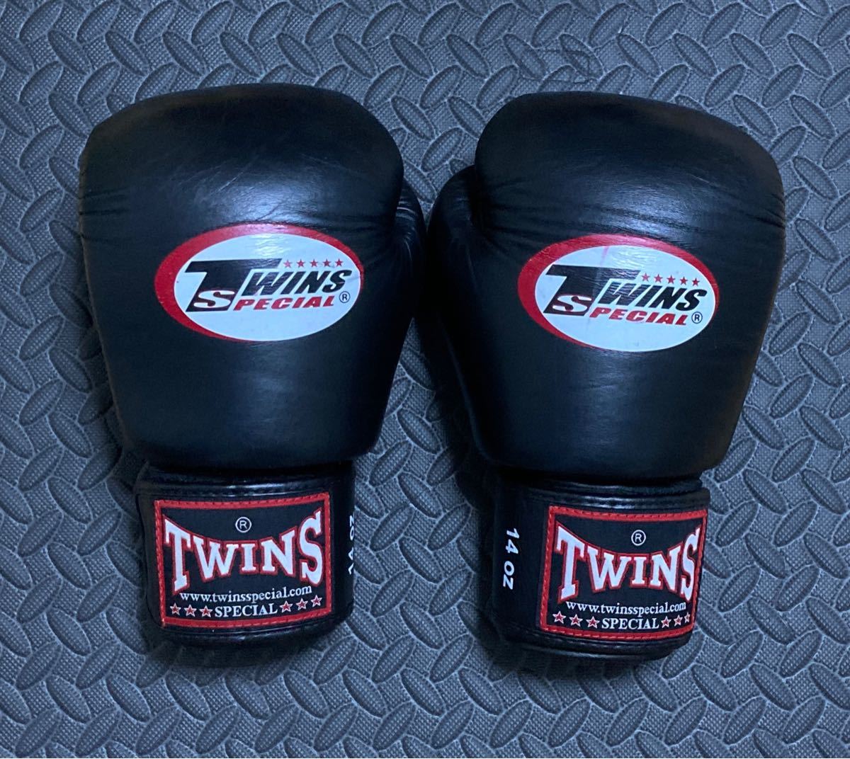 TWINS 本革製ボクシンググローブ 14oz | mercedariasmisionerasperu.org