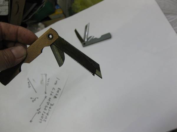 昭和の時代に仕入れたレトロな折込ナイフその１　ベージュ＆グレー_画像3