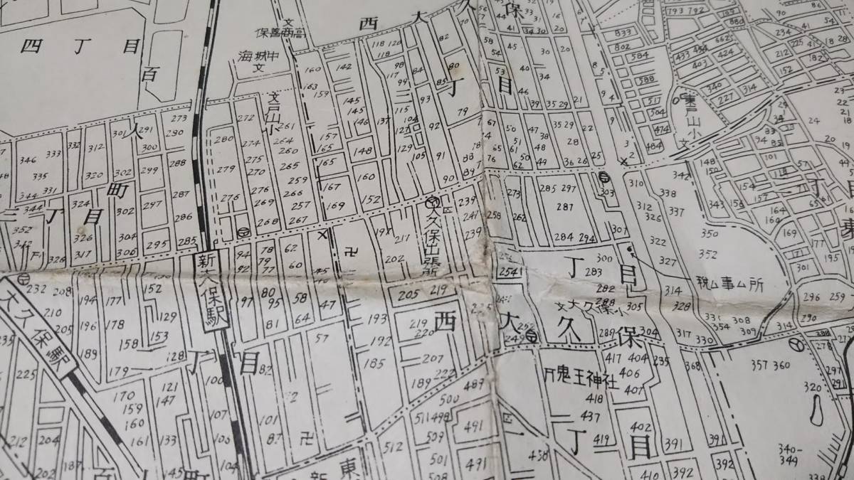 старая карта Shinjuku район Tokyo Metropolitan area карта материалы блок название номер дома 53×76cm Showa 30 годы выпуск красный вписывание грязный B2210