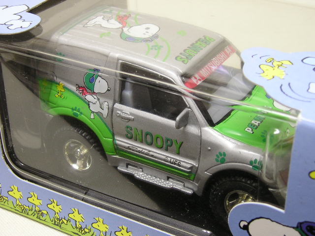 新しいスタイル □MITSUBISHI パジェロ ミニカー ACE FLYNG スヌーピー PEANUTS 乗用車