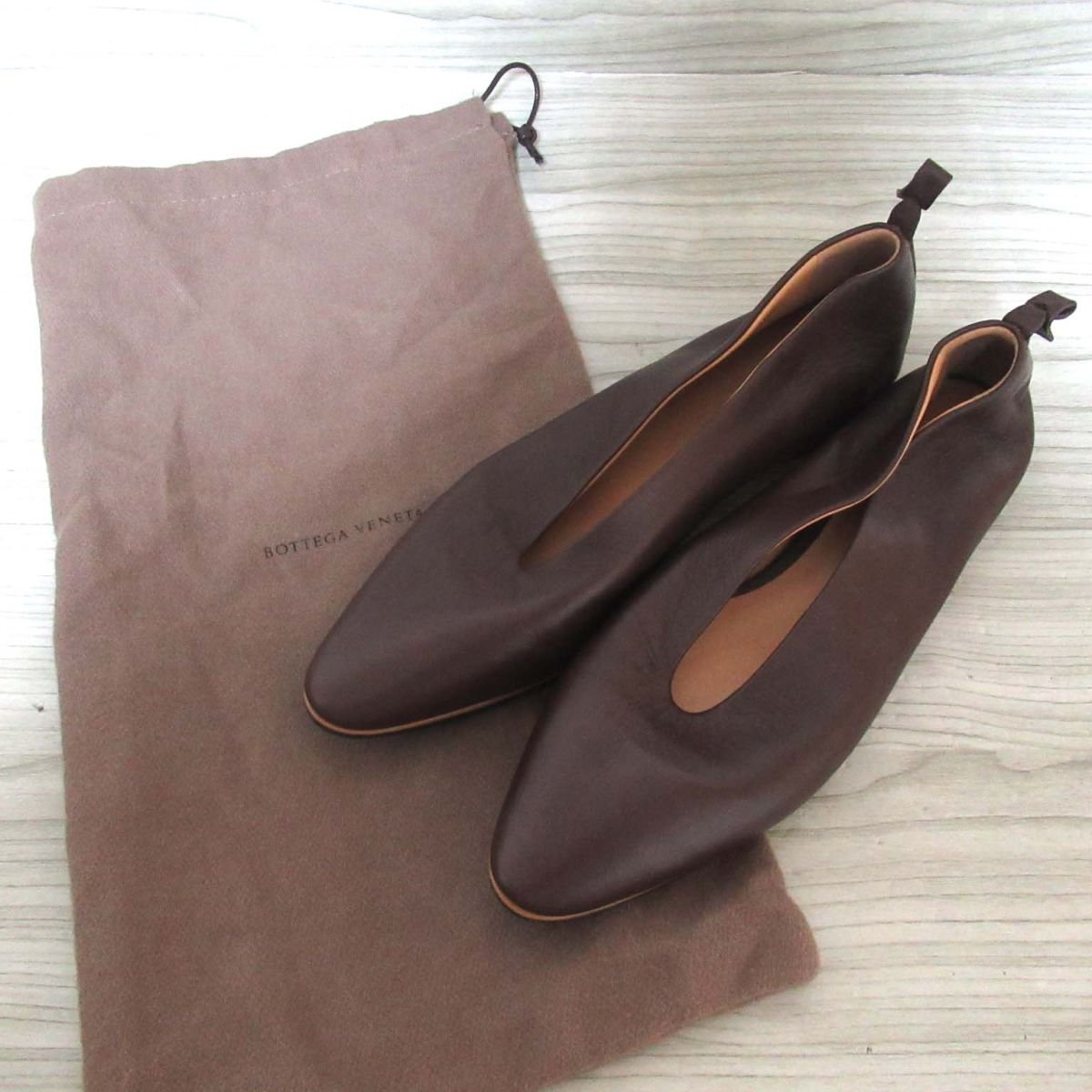 新作入荷!!】 ボッテガヴェネタ アーモンド BOTTEGA ボッテガヴェネタ