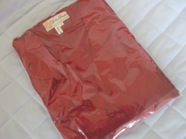 未使用　女性用　タイシルクパジャマ　赤　Ｌ　　157-163cm相当_画像1