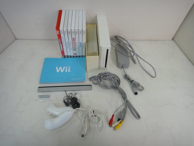 6629●任天堂Wii本体(白) 人気ソフト8本セット●_画像1