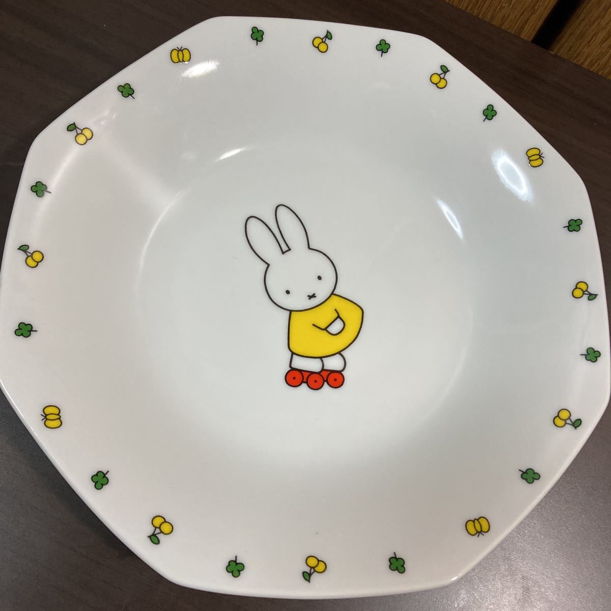 V Miffy { plate 2 sheets small bowl 2 piece china spoon 2 ps } chahan plate plate soup plate Chinese milk vetch ceramics made 