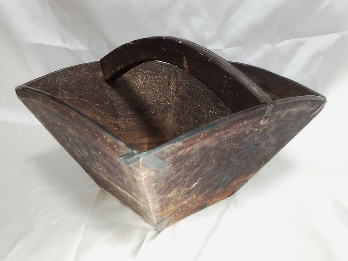 ★　蔵出しの古い木製手桶　日本　中国　韓国　李朝　東南アジア　置物　オブジェ