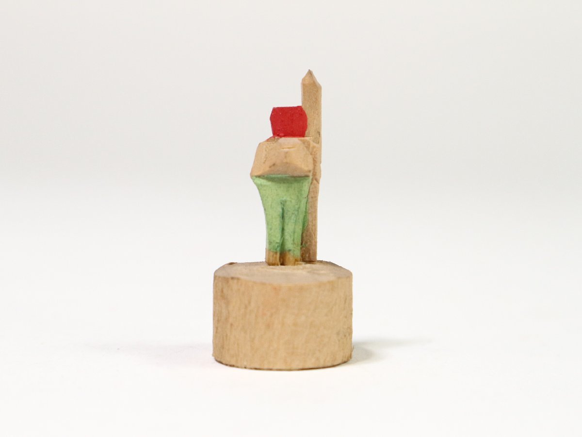 彩色木彫人形 スキーヤー 郷土玩具 農民美術 民芸 伝統工芸 風俗人形 置物_画像4