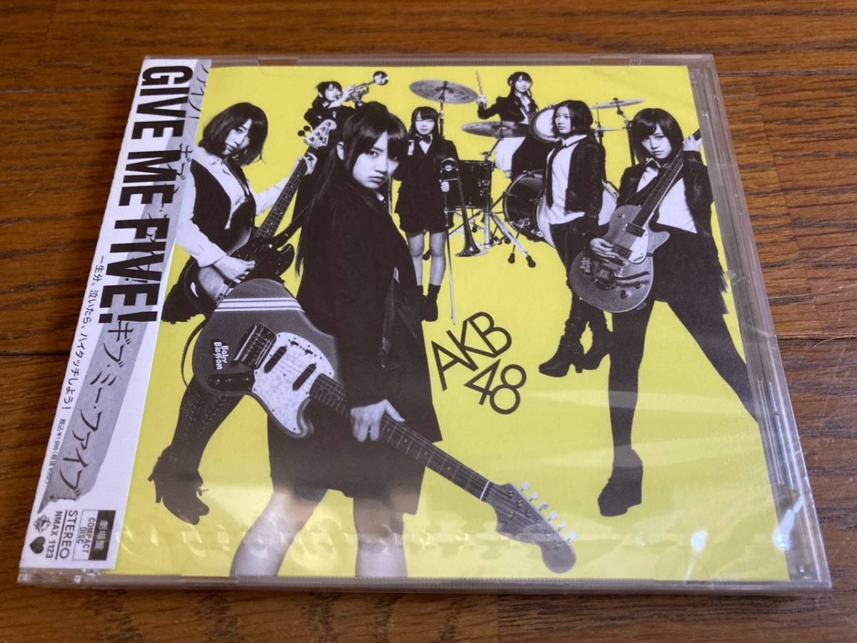 AKB48　/　GIVE ME FIVE!　( ギブ・ミー・ファイブ )　CD_画像1