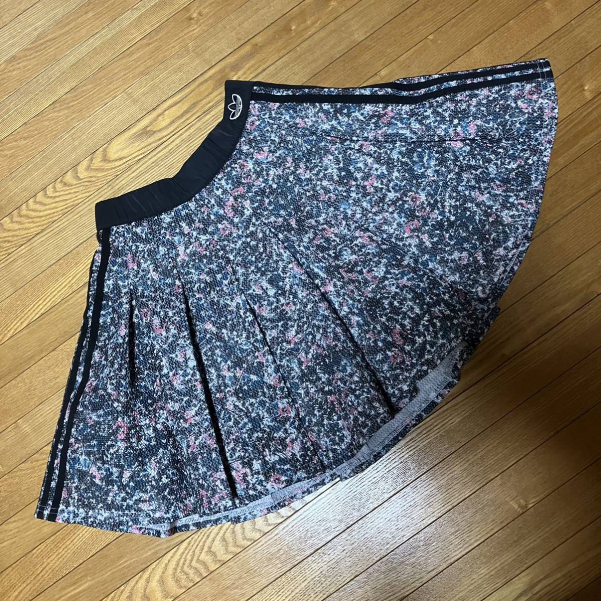 アディダスオリジナルス adidas originals タック フレア スカート S GN3040 W MIDI SKIRT 裏地付き レディース Sサイズ 送料込み_画像4