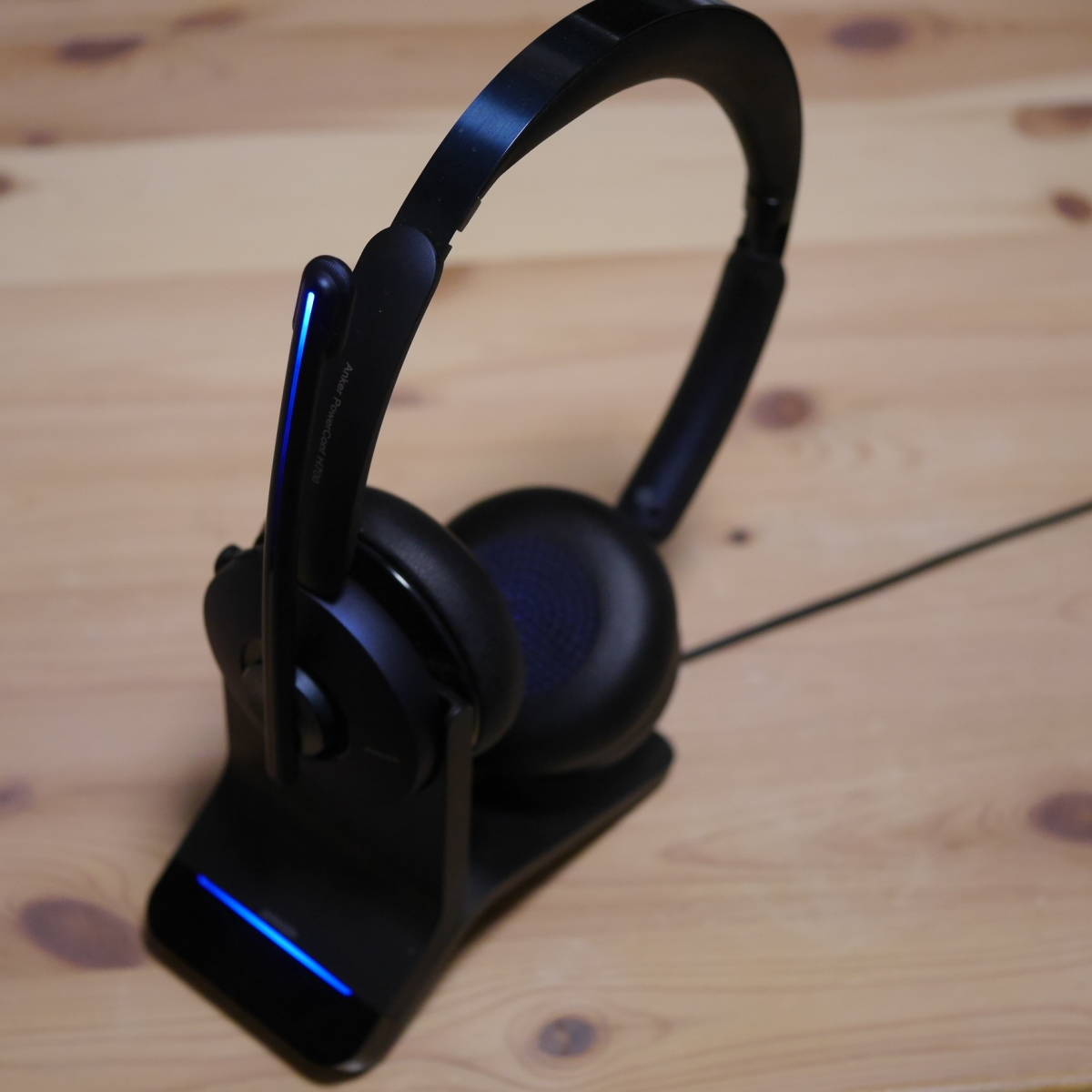 Anker PowerConf H700(ワイヤレスヘッドセット Bluetooth 5.0)充電