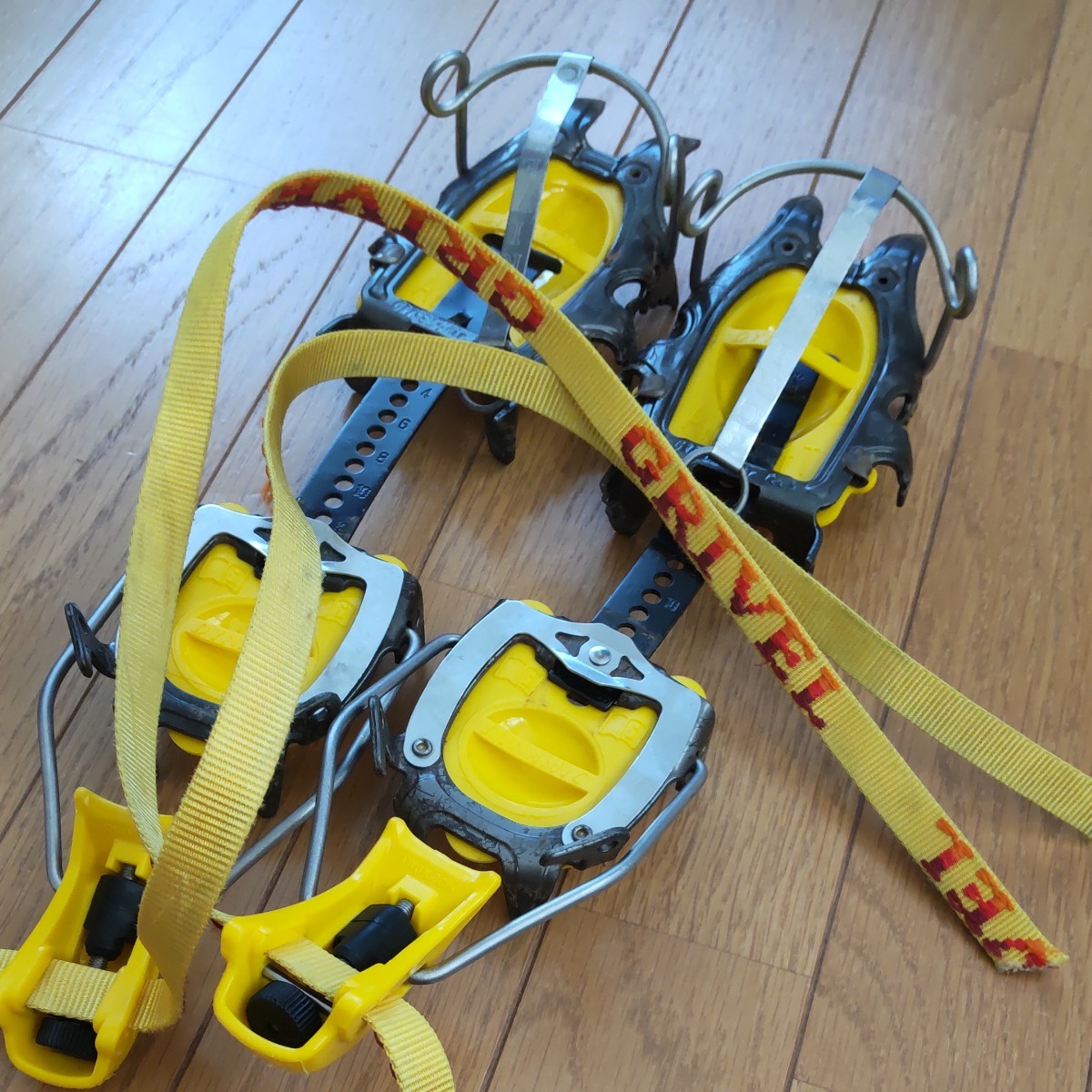 安い購入 海外限定 グリベル 12本爪超軽量アイゼン GRIVEL エアー