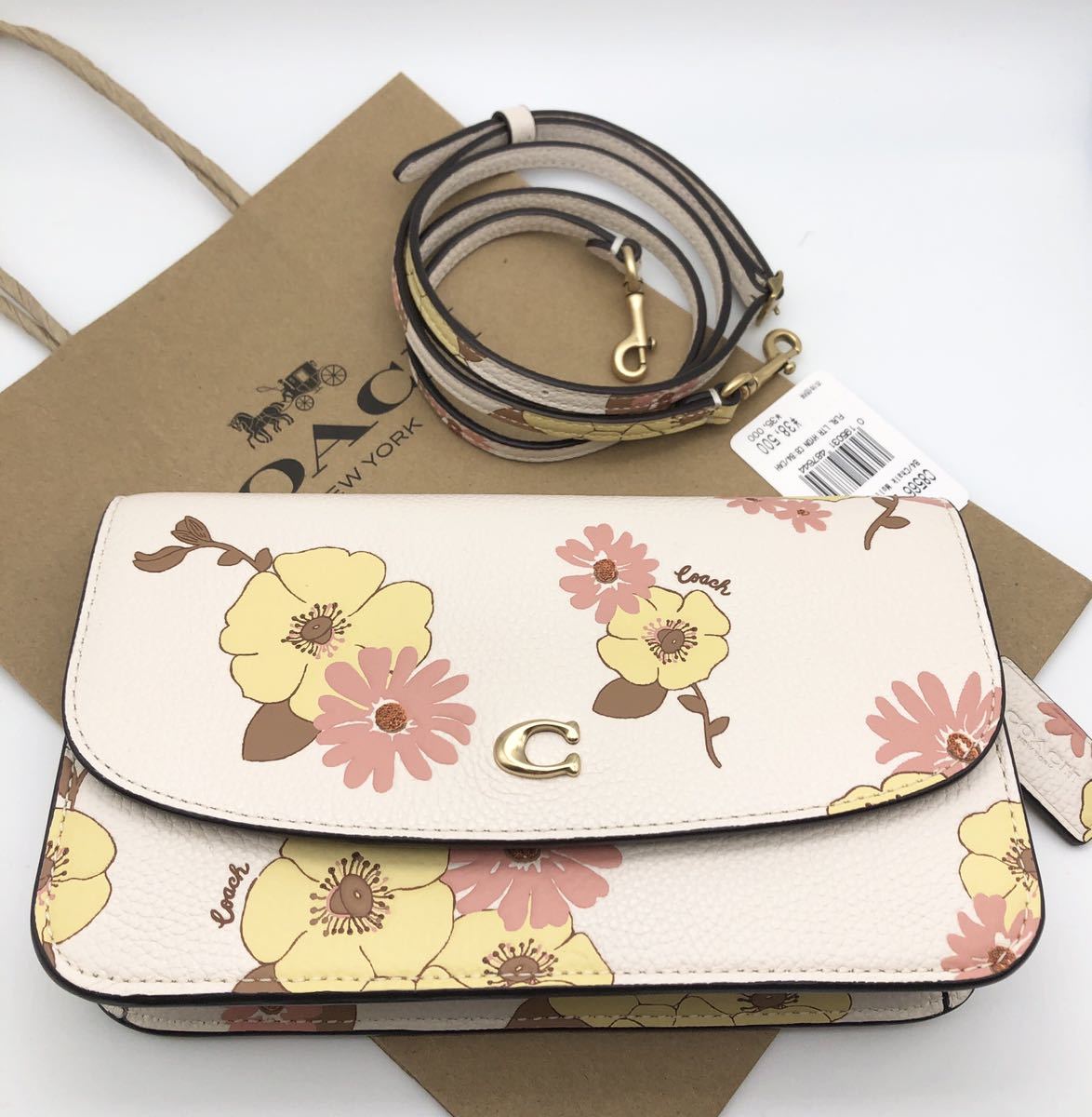 でおすすめアイテム。 【日本限定】COACH サクラブロッサム カメラ