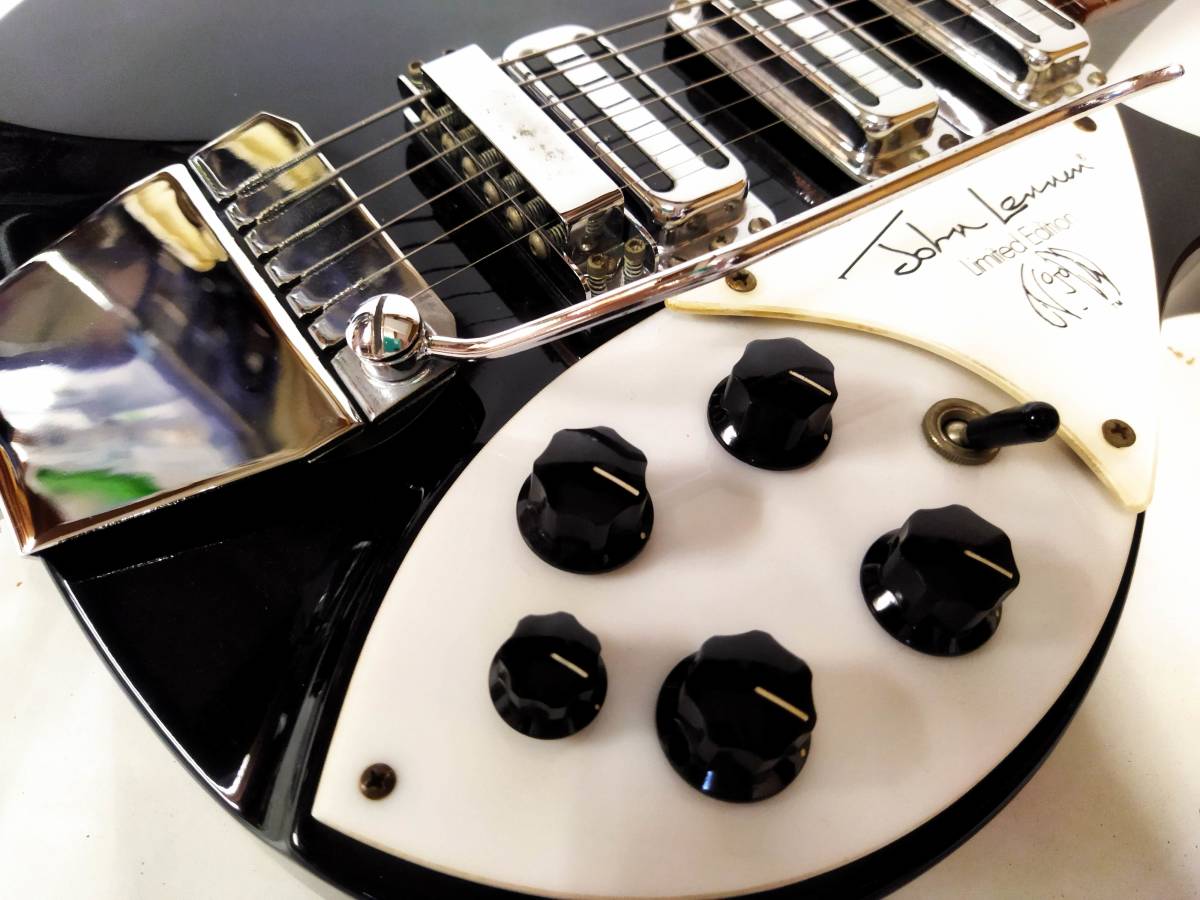 Rickenbacker 355JL John Lennon Limited Model Rickenbacker John Lennon 2000шт.@ ограничение 91 год производства серебряный жесткий чехол 