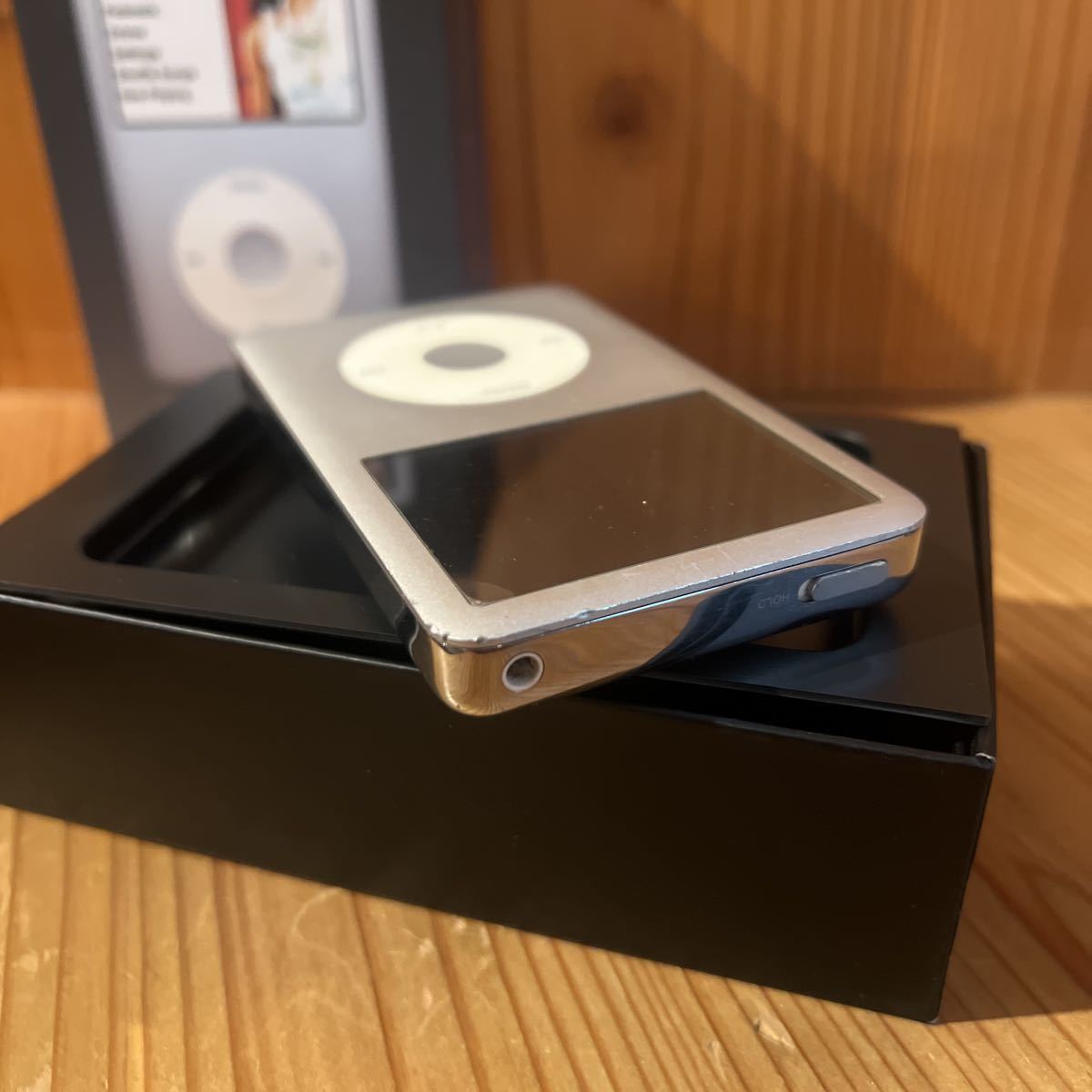 Apple iPod classic SILVER 160GB 箱付き シリコンケース付き　アップル　アイポッド　クラシック シルバー　箱付き_画像4