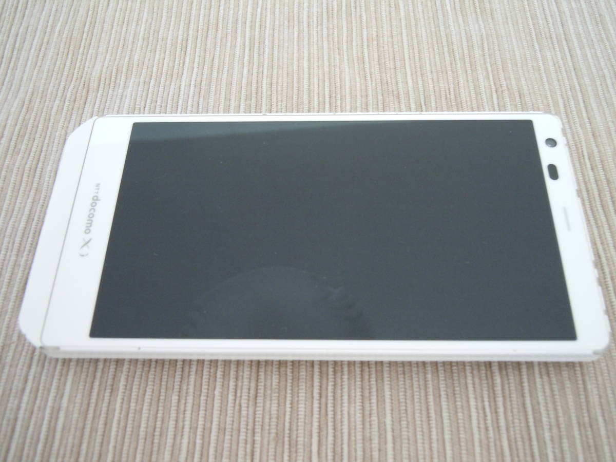 中古美品！■ドコモdocomo AQUOS PHONE ZETA SH-02E ホワイト■