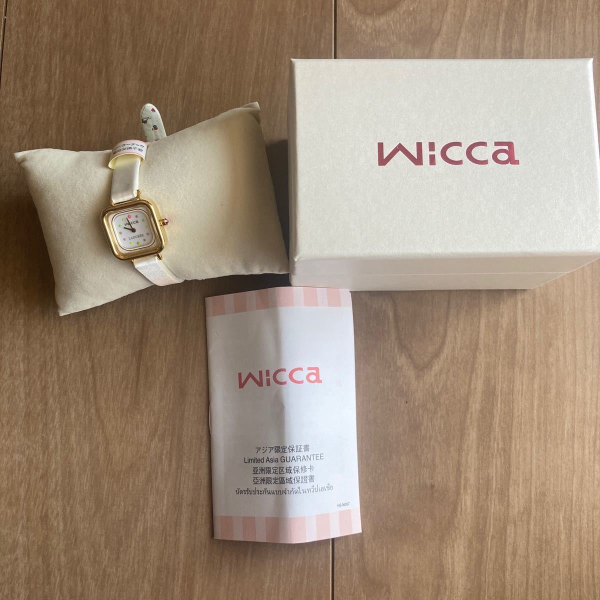 [シチズン]ウィッカ × ラデュレ wicca × LADUREE ソーラーテック コラボ限定モデル 腕時計 レディース