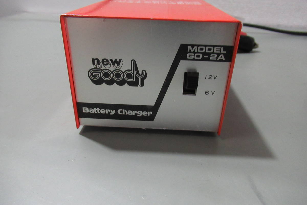  shelves 19.E108 BATTERY CHARGER GO-2A battery charger battery charger 