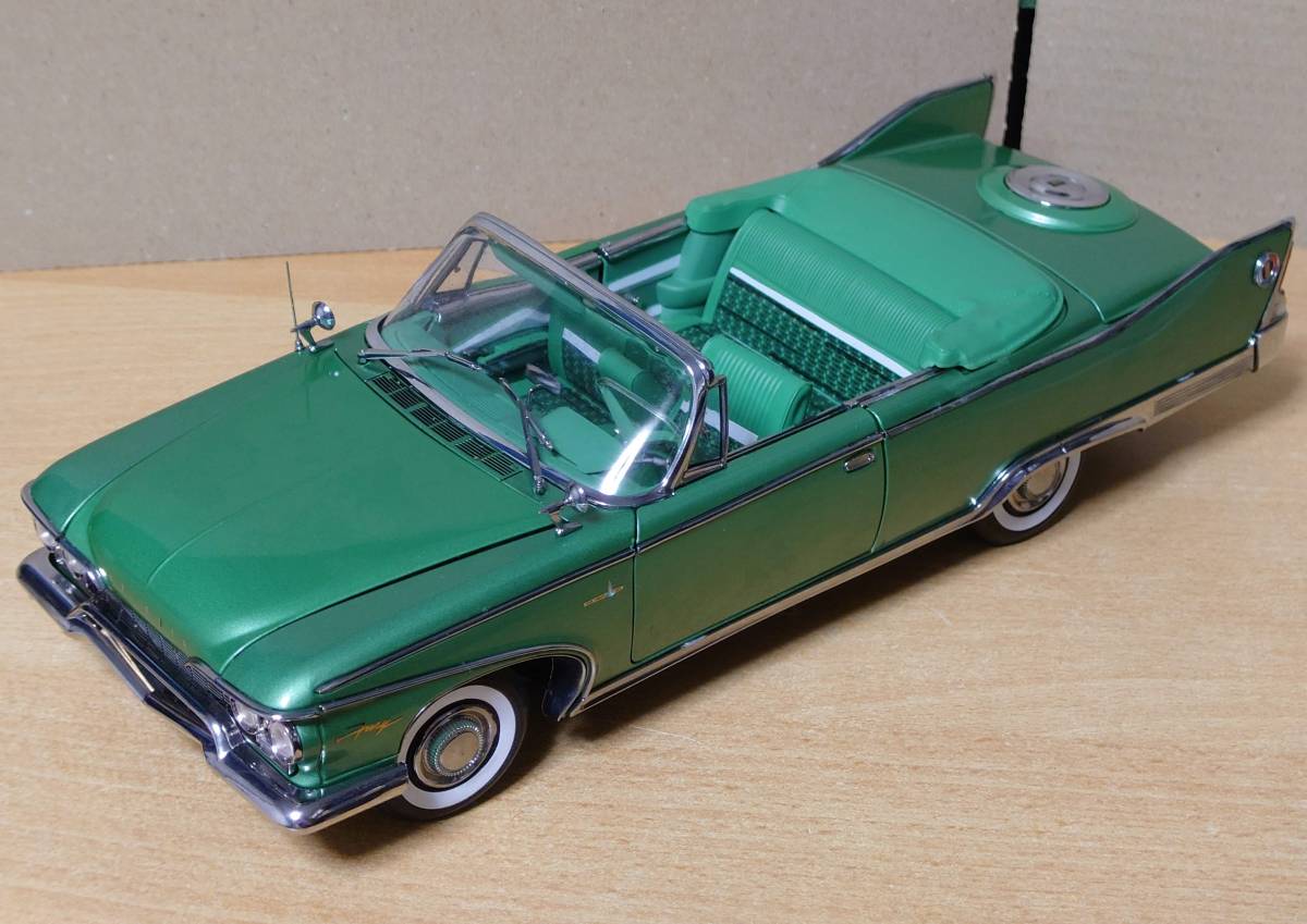 1/18 プリムスフューリーオープンコンバーチブル1960Chromeグリーン