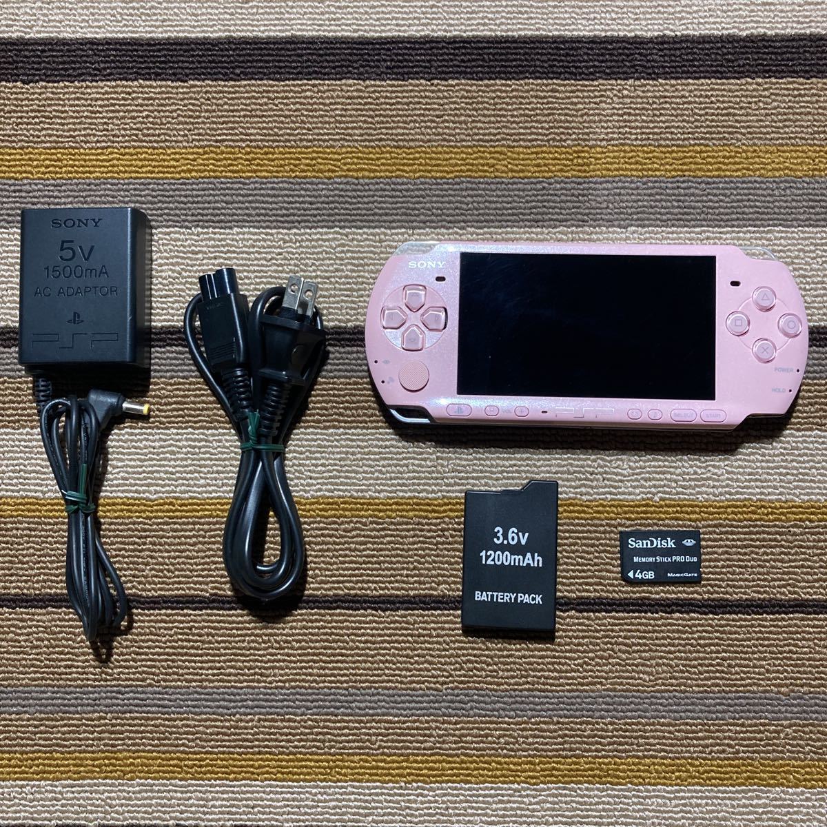 PSP3000ブロッサムピンク本体 ソフト18本まとめセット 電池メモリ充電 