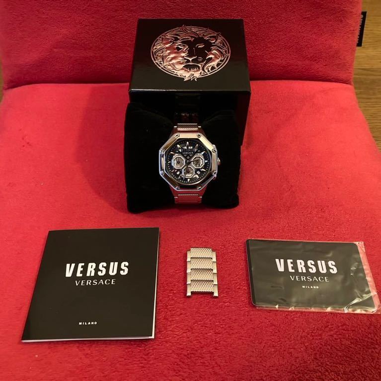 ヴェルサス ヴェルサーチ クロノグラフ 腕時計1本 稼動品 VERSUS VERSACE オクタベゼル メンズ ウォッチ シルバー_画像1
