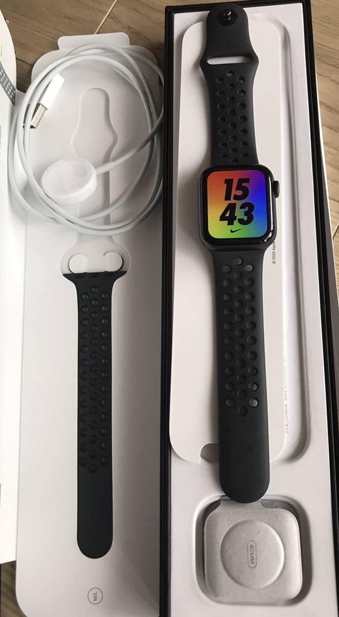 超美品】Apple Watch Nike Series 6(GPSモデル)- 40mm スペース
