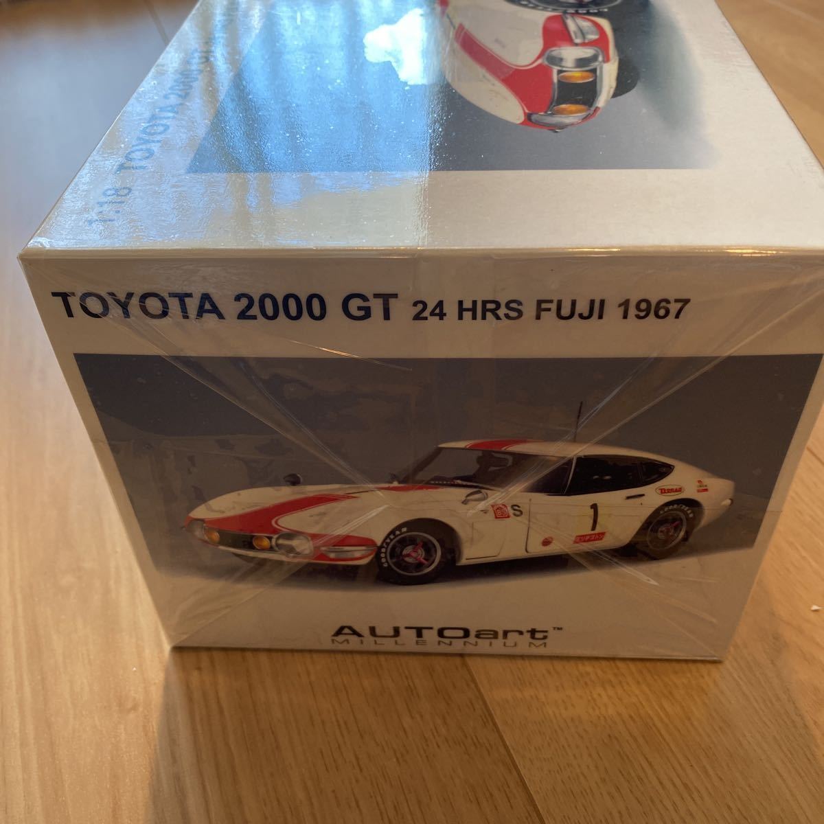 オートアートミレニアム トヨタ2000GT 24 HRS FUJI 1967 #1 1:18