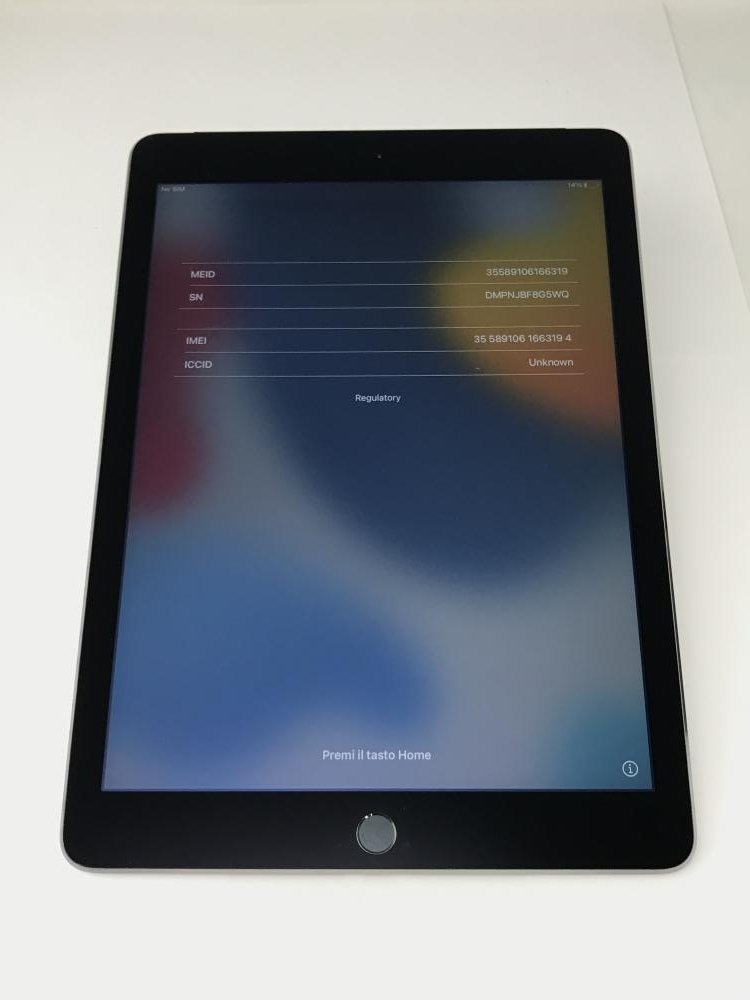 594【動作確認済・制限○ 白ロム】 iPad Air2 16GB docomo スペース