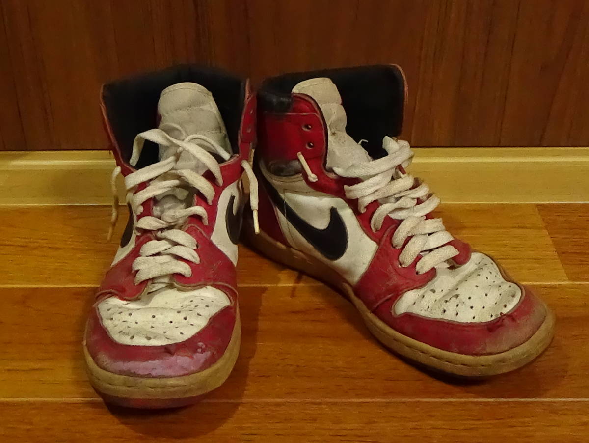 ◎　オリジナル 初代 NIKE AIR JORDAN 1 赤白黒 シカゴ USA8 ジョーダン レトロビンテージ 80s 850911 韓国製 バッシュ 靴　CHICAGO BULLS_画像2