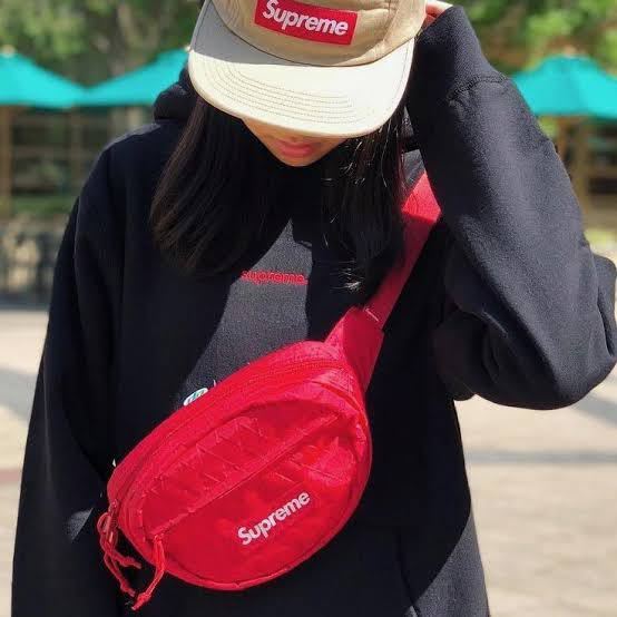 HOT人気セール Supreme - 最安値 赤 supreme waist bag red 18fw の