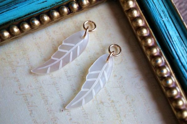 [ hoop for charm ]K14GF506 shell leaf white charm 1 pair / hoop earrings * hoop earrings * earrings * pendant 