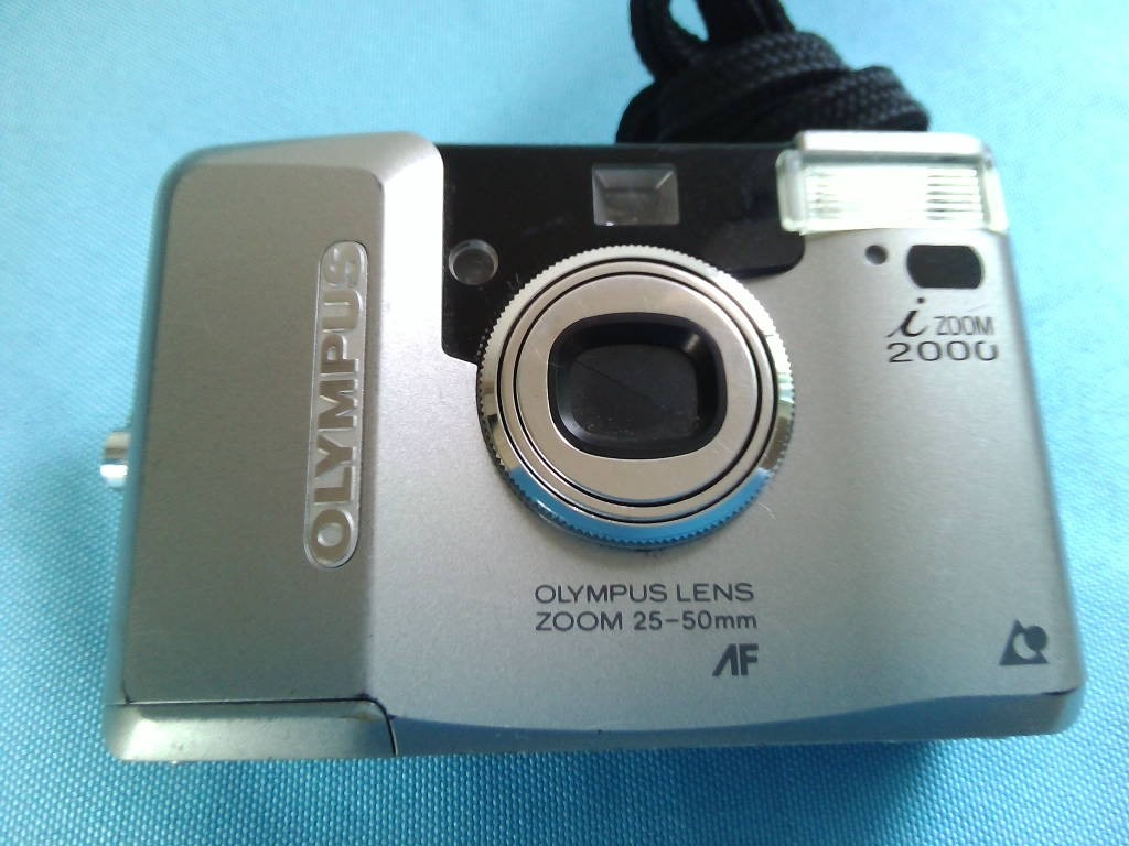 OLYMPUS iZOOM 2000 オリンパス フィルムカメラ ケース付き 通電OK ジャンク