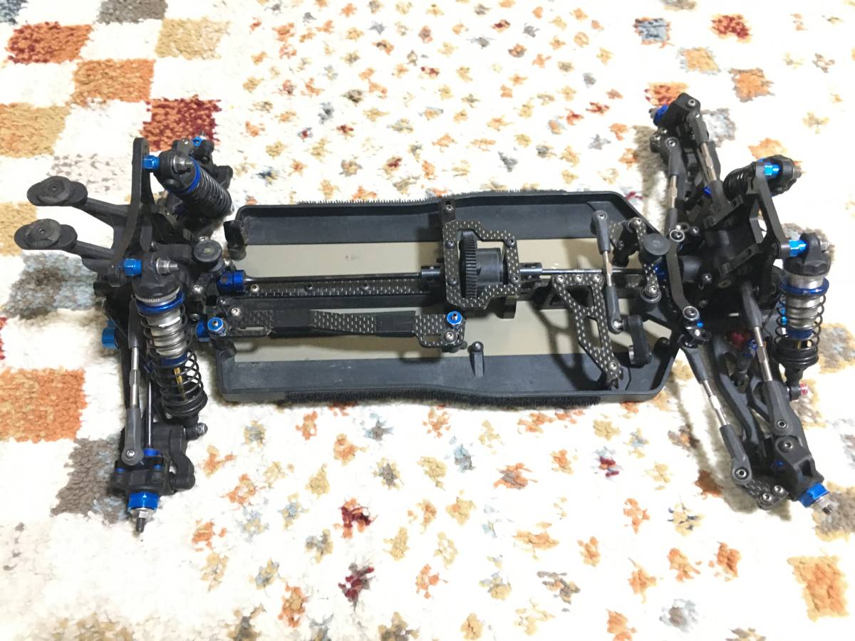 アソシエイテッド RC10B74 4WD レーシングバギー_画像2