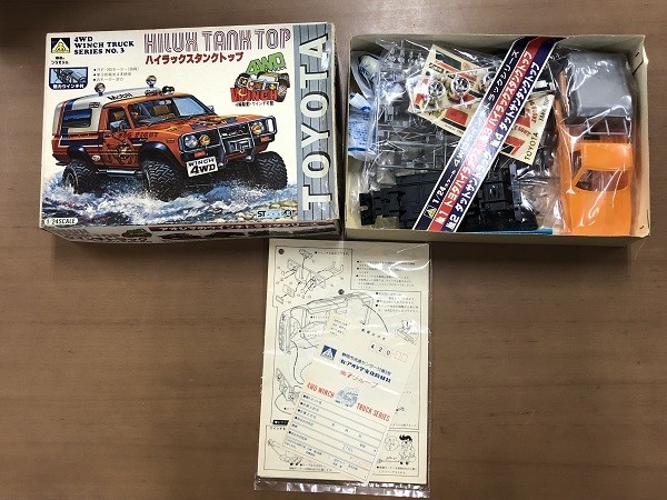 未組立】 アオシマ 1/24 トヨタ ハイラックス タンクトップ 4駆