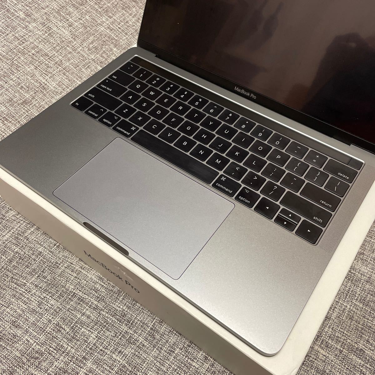 最終値下((希少US)APPLE MacBook Pro 2016 Touch Bar スペースグレイ Thunderbolt