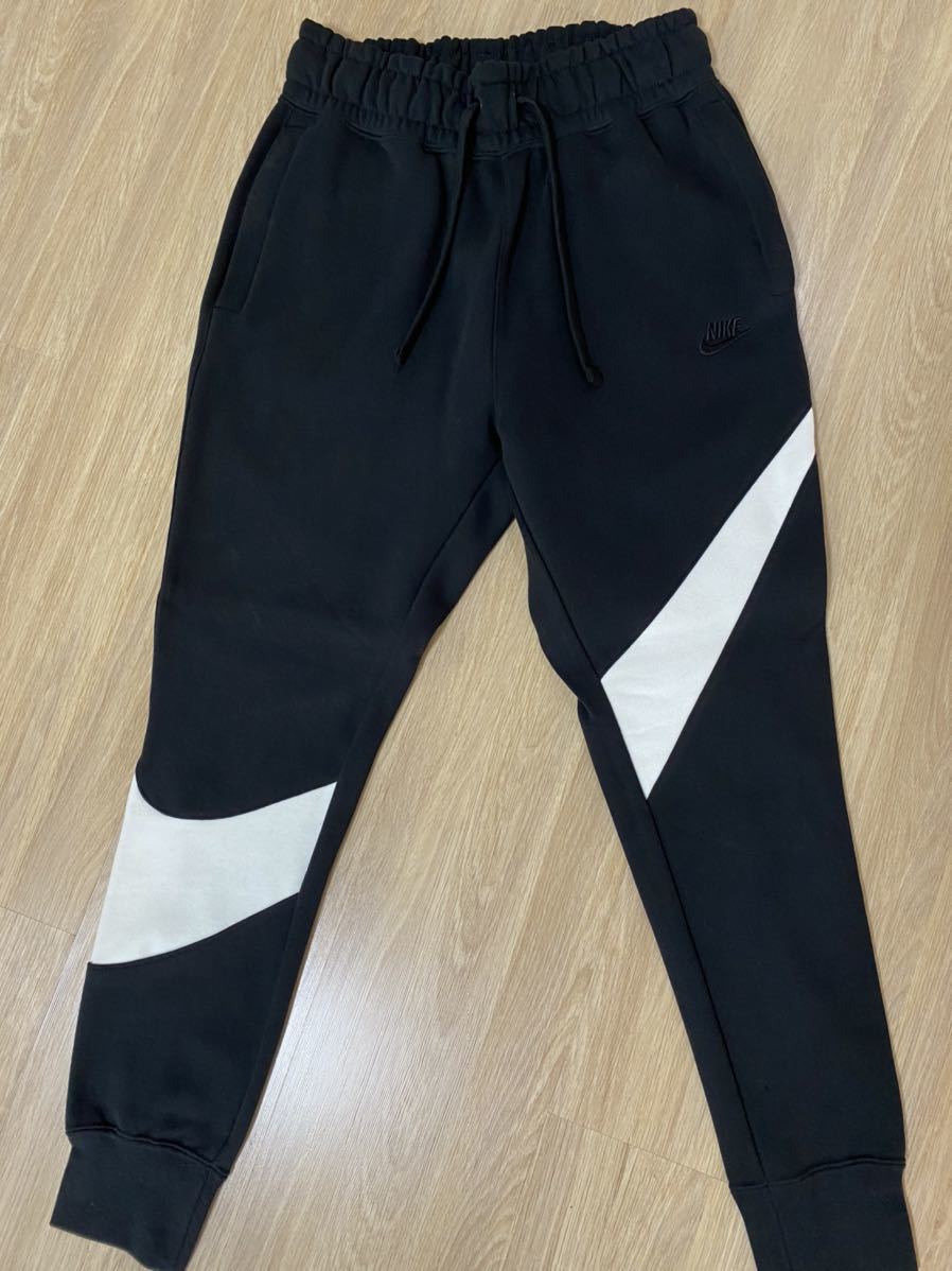 新品未使用！未試着！atmos購入！NIKE BIG SWOOSH コレクション　セットアップ　フーディーXL スウェットパンツM 黒/白　ナイキ　アトモス_画像4