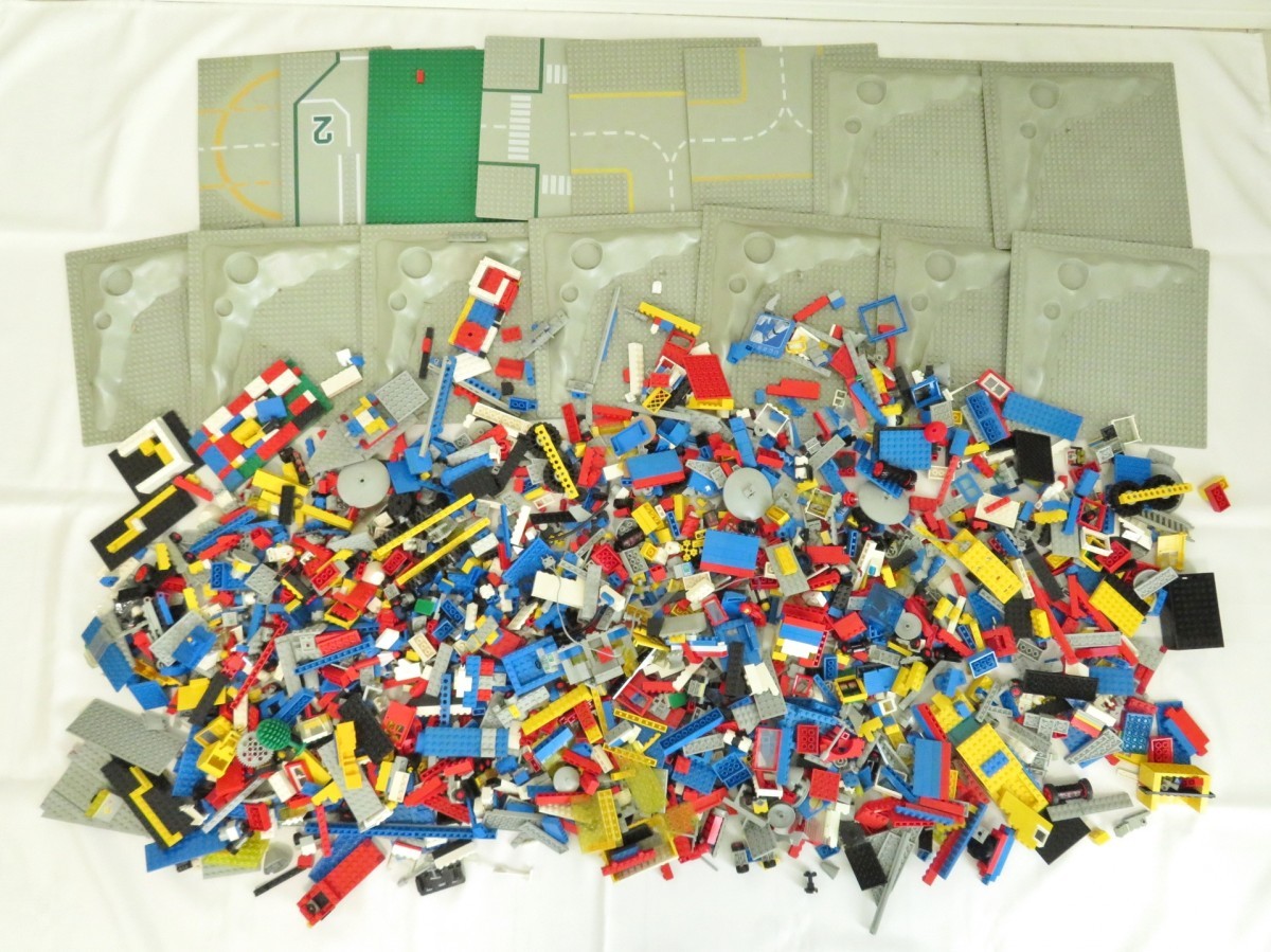 まとめ 大量 LEGO レゴ ブロック パーツいろいろ 立体基礎盤 月面プレート ベースプレート 7.5Kg オールドレゴ 1008-056