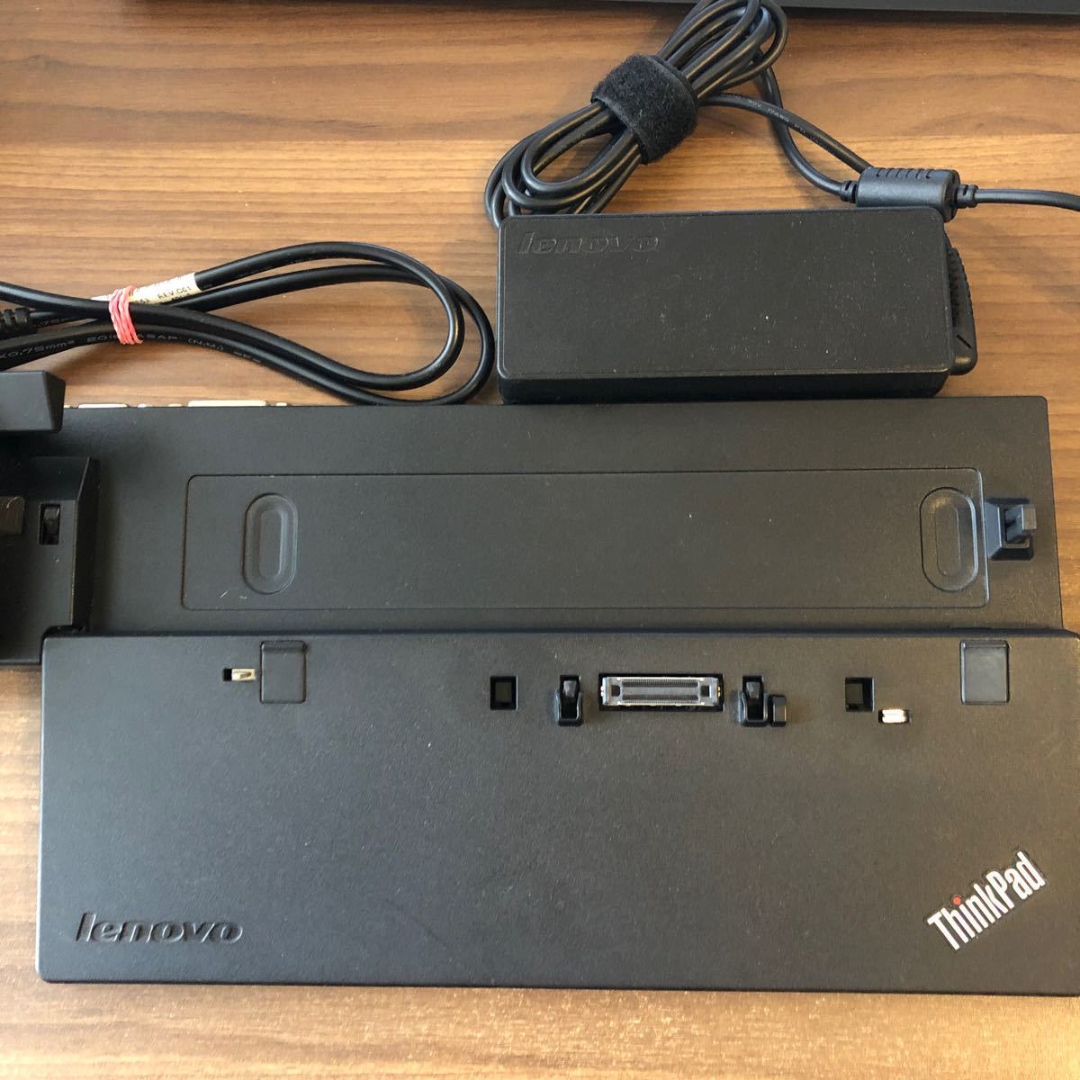 Lenovo ThinkPad Ultra Docking Station Type 40A2(00HM917) ＋ACアダプタ