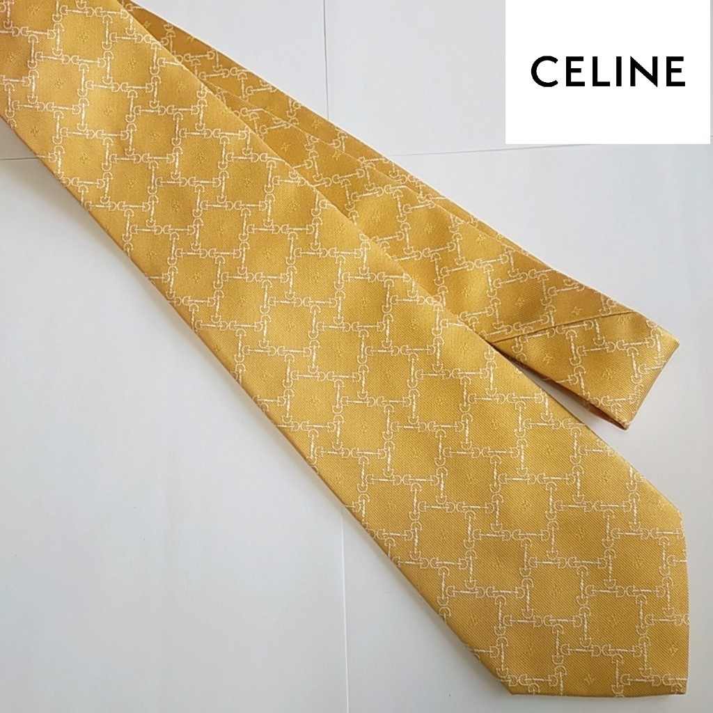超歓迎された 半額 未使用 CELINEセリーヌスカーフ イタリア製 バンダナ/スカーフ