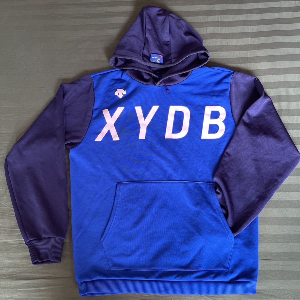 横浜DeNAベイスターズ XYDBオーセンティックフーディ Lサイズ-