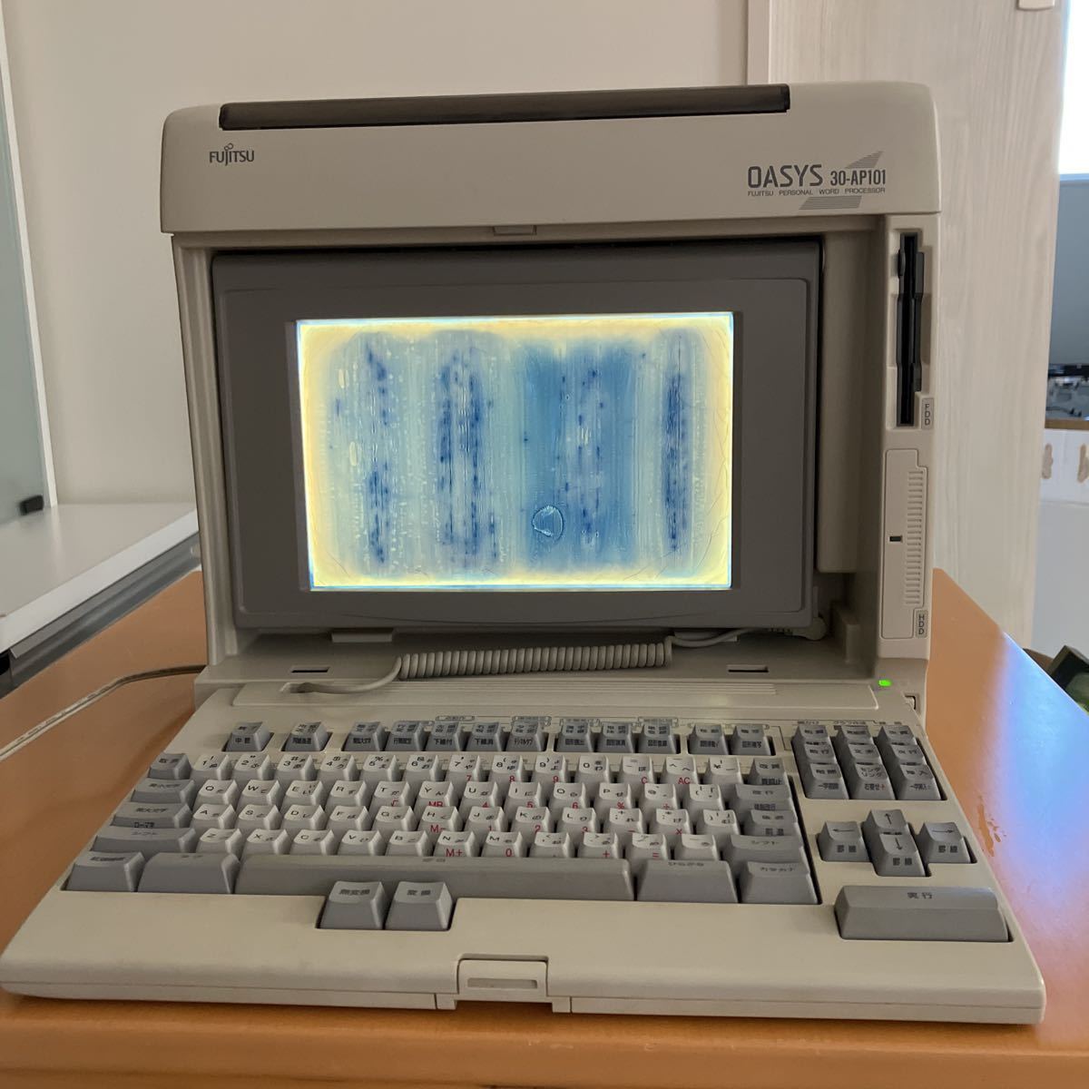 OASYS FUJITSU 富士通 ワープロ 30-AP101 通電のみ、ジャンク品_画像1