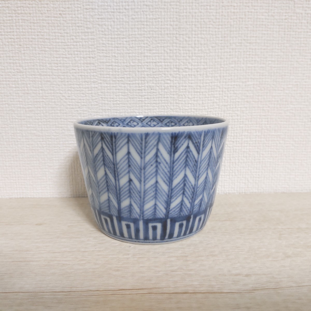 流行に お値下げしました、古伊万里 染付 矢羽根 見込五弁花 そば猪口