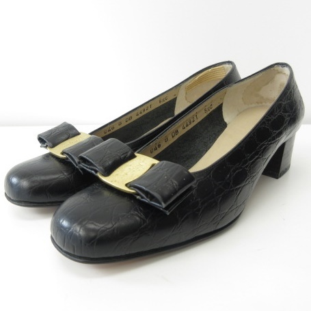 サルヴァトーレフェラガモ Salvatore Ferragamo ヴァラリボン 型押し