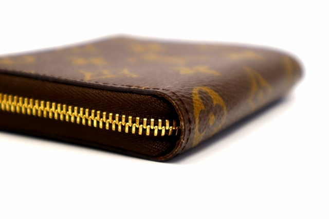 ルイヴィトン LOUIS VUITTON M60067 モノグラム ジッピー・コイン
