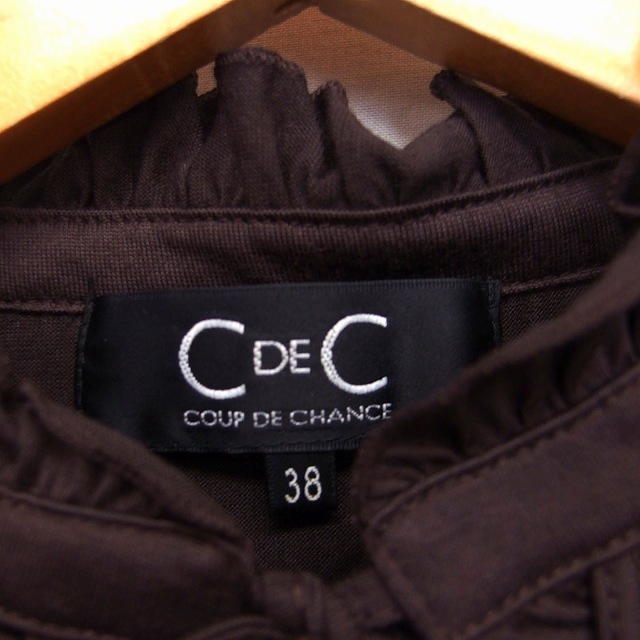 クードシャンス CdeC COUP DE CHANCE カットソー Tシャツ パフスリーブ オープンネック フリル 編み込み リボン 38 茶 /FT38 レディース_画像3