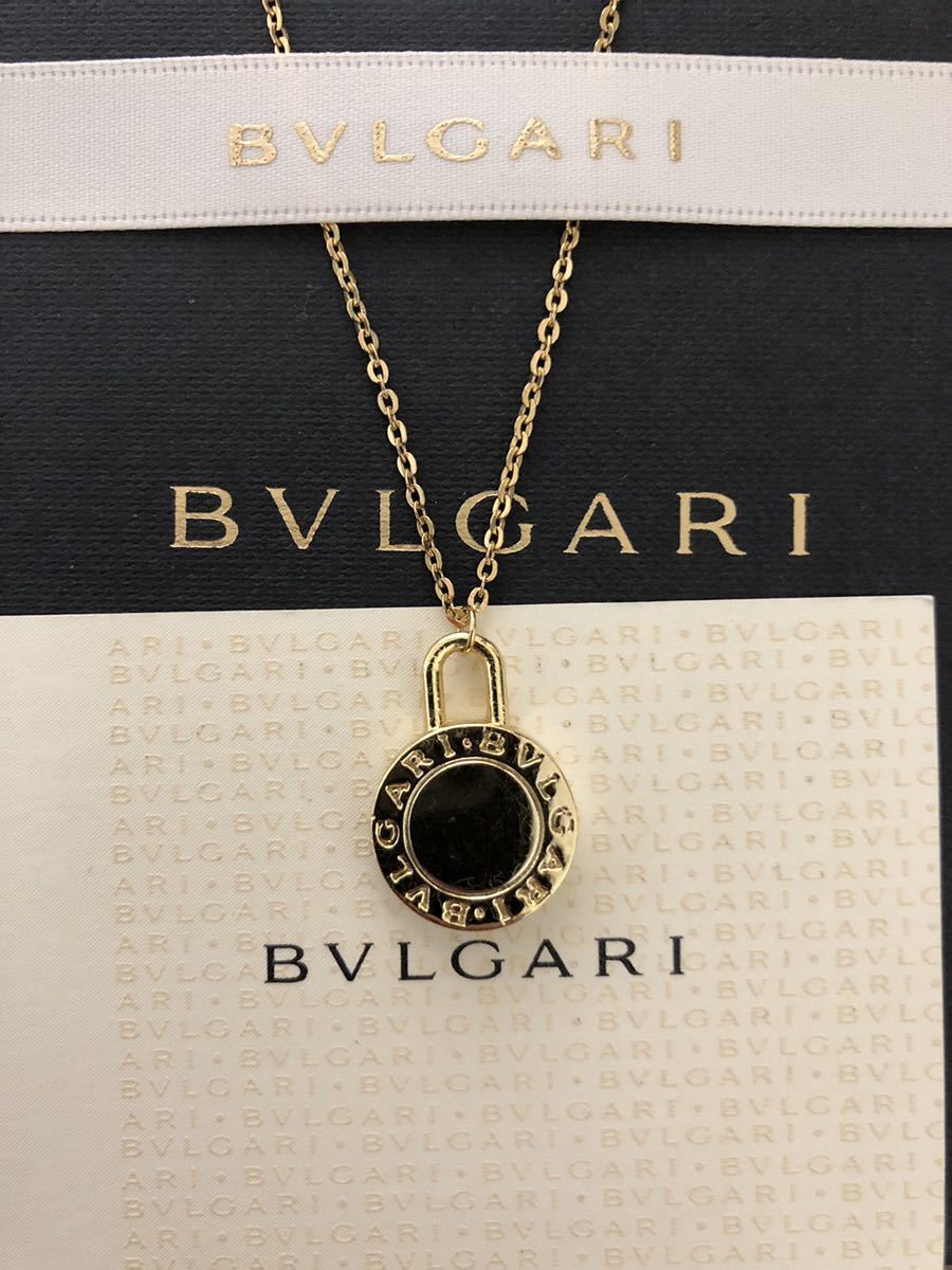 正規美品 ブルガリBVLGARI ゴールド色のロゴチャーム ネックレストップ