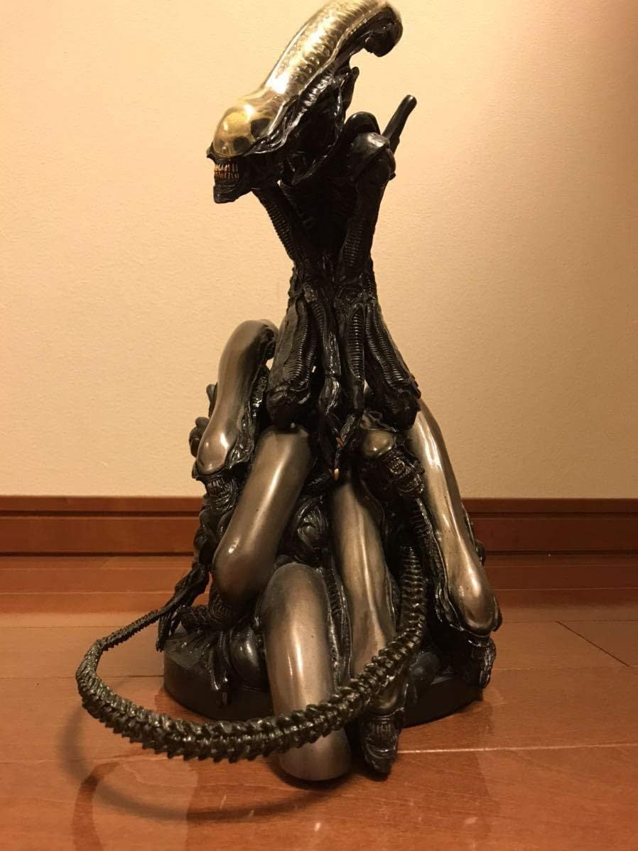幸せなふたりに贈る結婚祝い エイリアン フューチャーモデルズ 竹谷