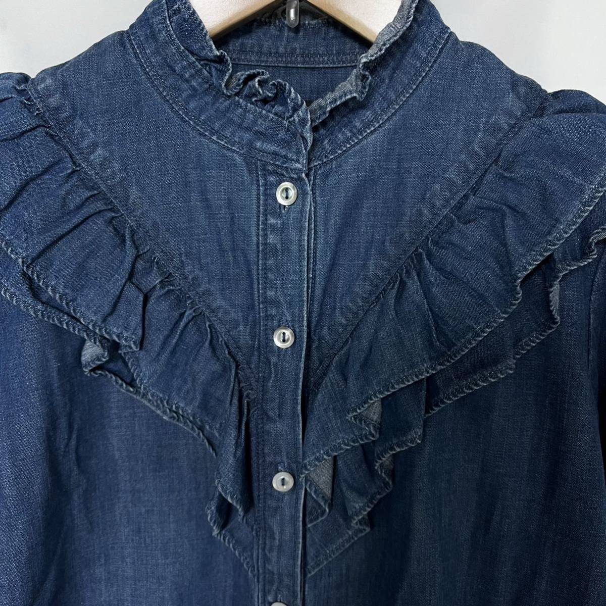 A P C アーペーセー BLOUSE SUZIE 18PC デニム フリル ブラウス A P C アーペーセー BLOUSE SUZIE 18PC デニム フリル ブラウス