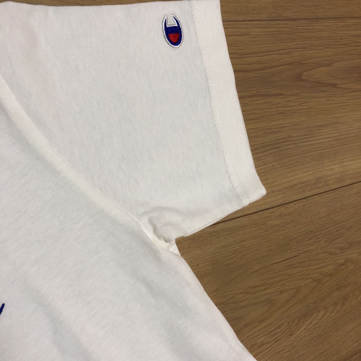 【champion チャンピオン】オフホワイト　ワンポイント　半袖Tシャツ 《新品》150_画像3