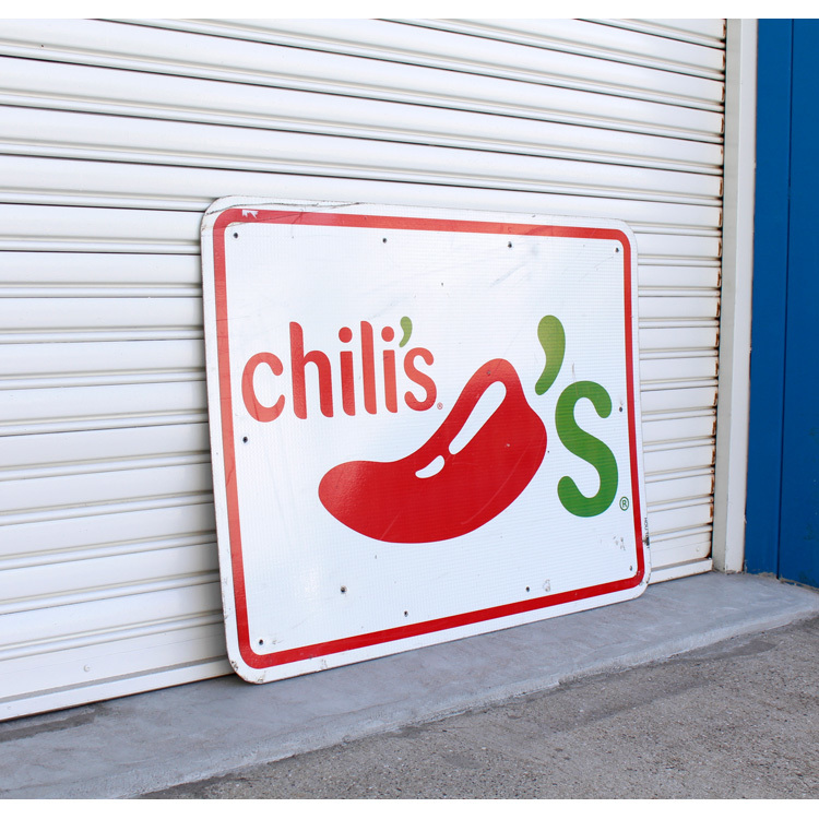 直輸入USED ロードサイドサイン Chili's （片面） H92×W122cm_直輸入USEDロードサイドサインChilisチリ