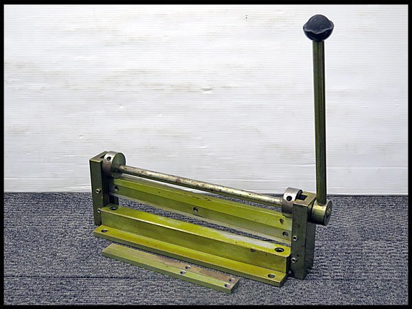 △美品! 手動式 小型 板金切断機 切断幅370mm 板金加工/鉄板切断 △美品! 手動式 小型 板金切断機 切断幅370mm 板金加工/鉄板切断