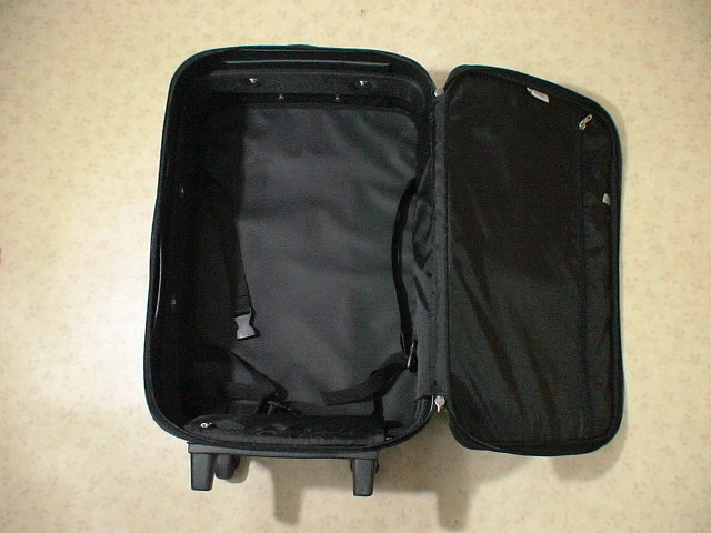 415 Pierre Cardin 黒色 スーツケース　キャリケース　旅行用　ビジネストラベルバック_画像7